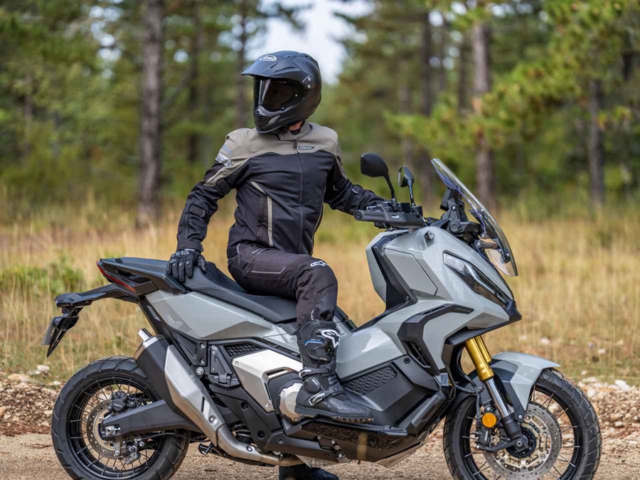 New Honda XADV 2021 ใหม่ แฝดต่างสไตล์ Forza 750 สวยบาง ไฮเทคยิ่งขึ้น
